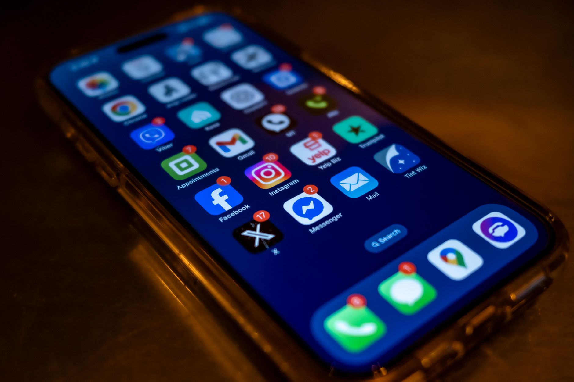 Kaip technologijos ir mobilieji pranešimai gali pagerinti jūsų kasdienę nuotaiką: 7 praktiški būdai